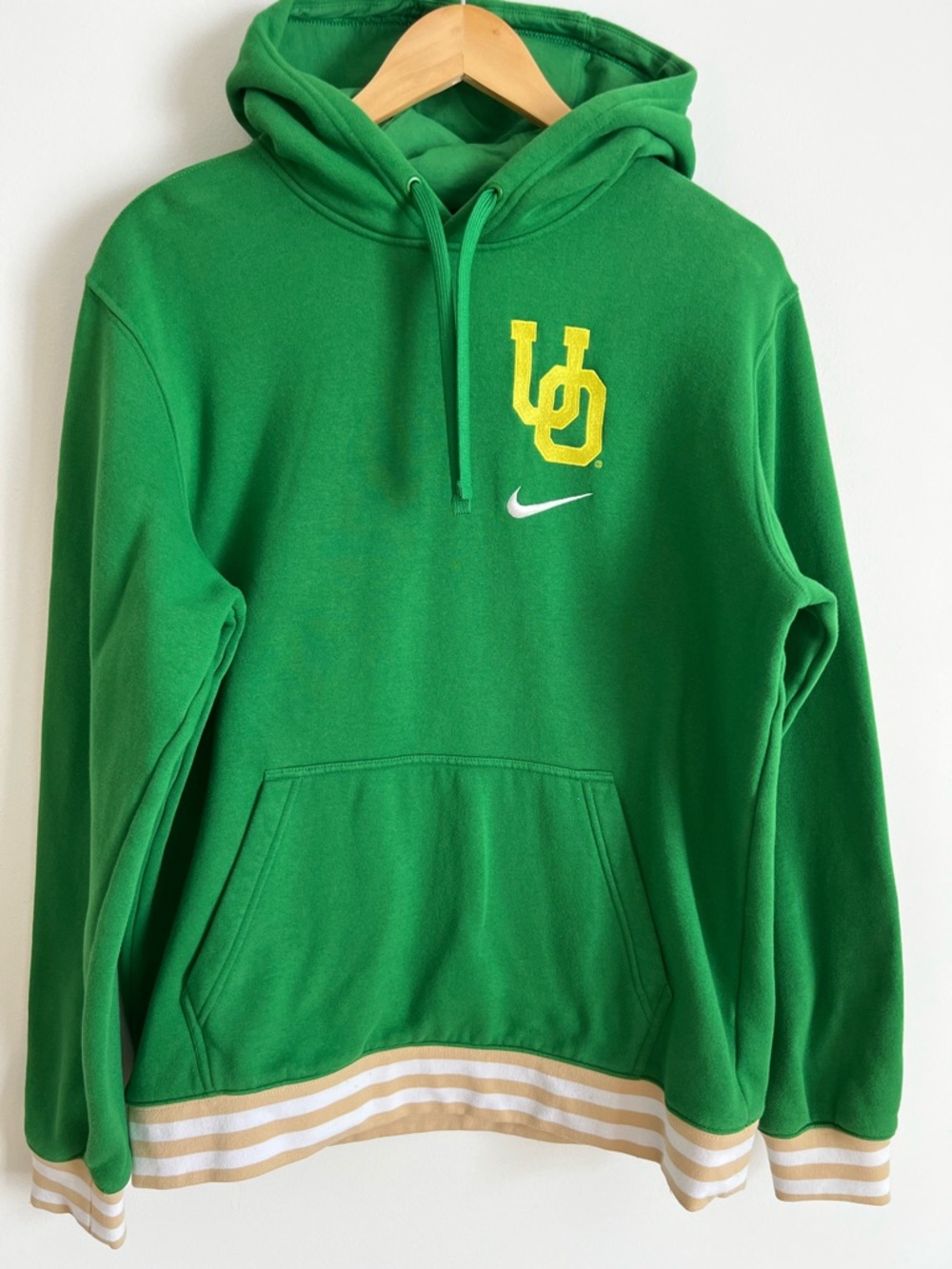 University of Oregan Nike Hoodie, Size Large, Go Ducks!